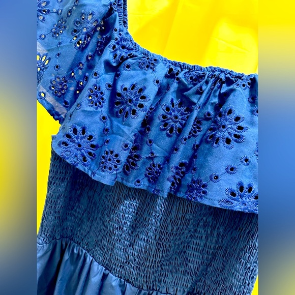 Elegant Blue Women's Dress - Picture 4 of 4